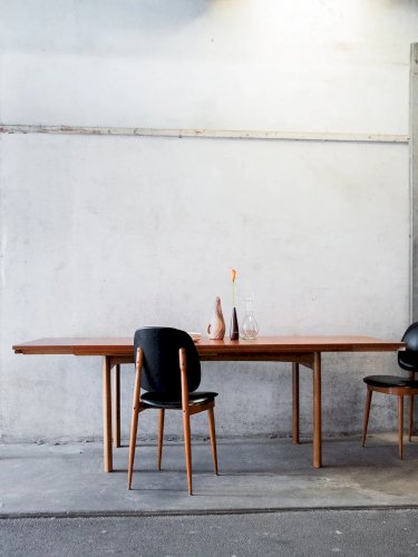 Karla, la table à manger en teck N°362