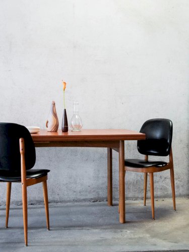 Karla, la table à manger en teck N°362