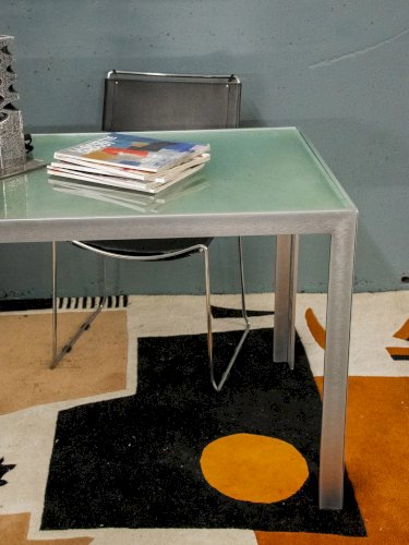 Karla, la table à manger en verre et métal Monica Armani N°1051