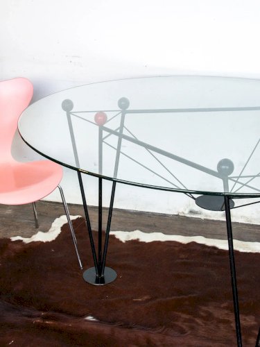 Karla, la table à manger en verre N°343