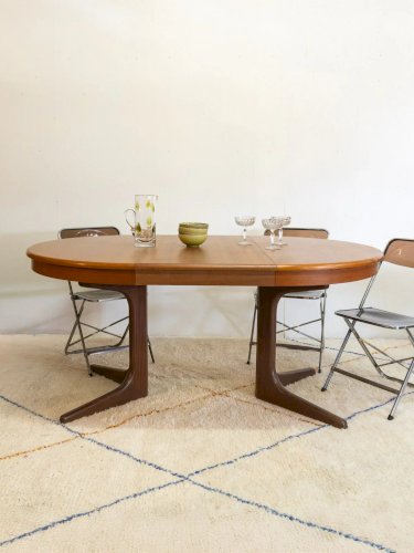 Karla, la table à manger ronde en bois N°1046