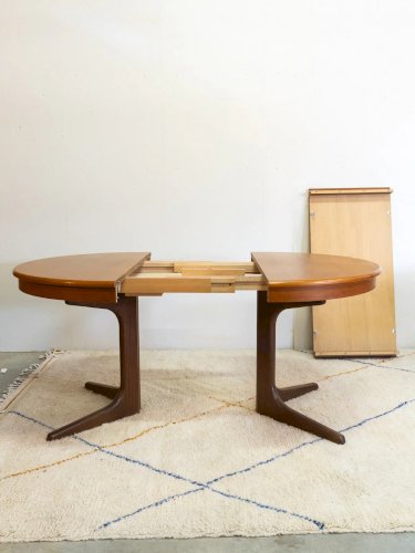 Karla, la table à manger ronde en bois N°1046