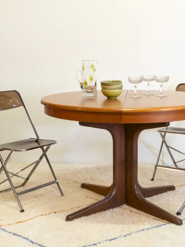 Karla, la table à manger ronde en bois N°1046