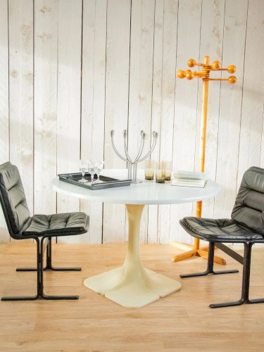 Karla, la table à manger tulipe N°1038