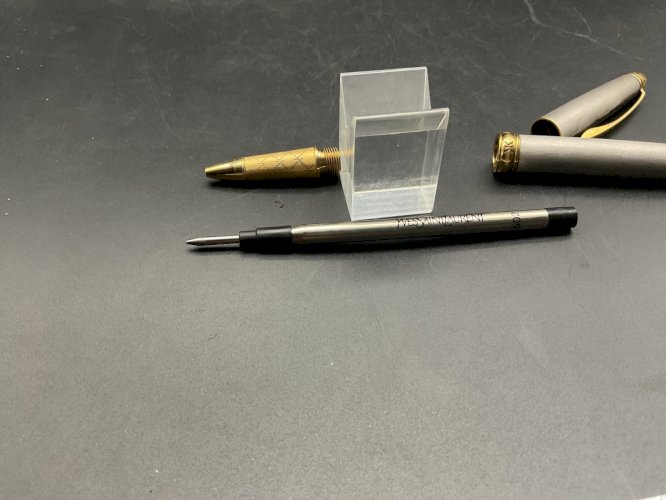 KORLOFF Stylo bille plaqué or , orné d'un diamant