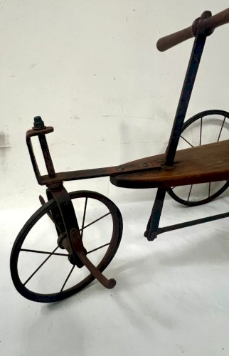 "La Draisienne " Ancien tricycle pour enfant en fer et bois XX siècle