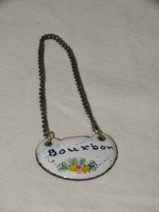 -CARAFE LABEL BOURBON EMAIL ENAMELED FLOWER COLLECTION decor
