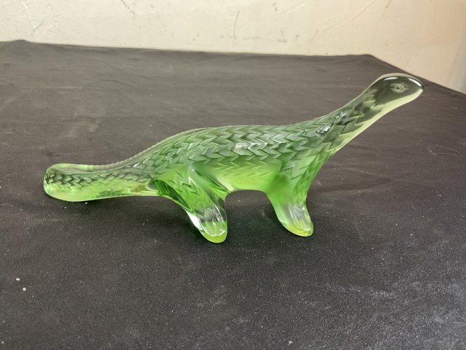 Lalique France salamandre en cristal signé.