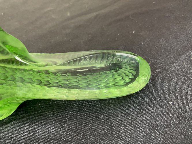 Lalique France salamandre en cristal signé.