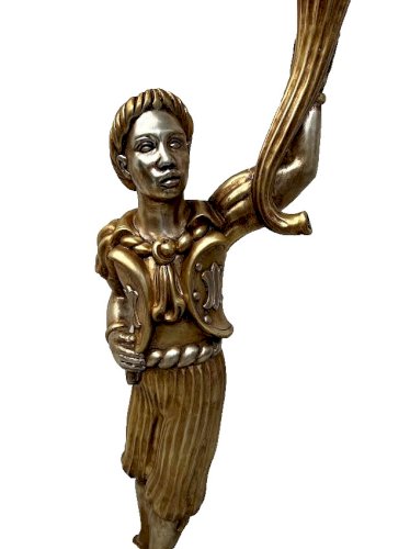 Lampadaire a décor d'un Nubien argenté XX siècle