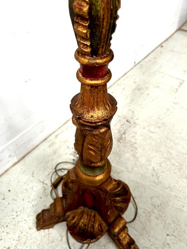Lampadaire en bois sculpté polychrome XX siècle