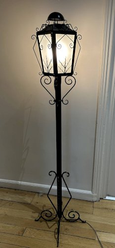 lampadaire en fer forgé 1950