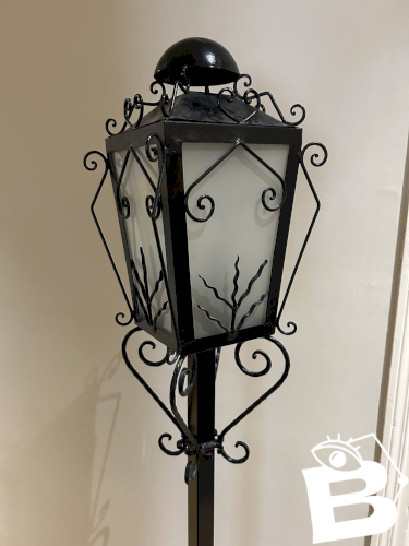 lampadaire en fer forgé 1950