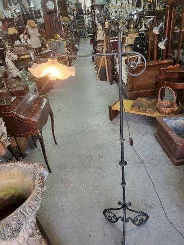 LAMPADAIRE EN FER FORGE TULIPE EN VERRE