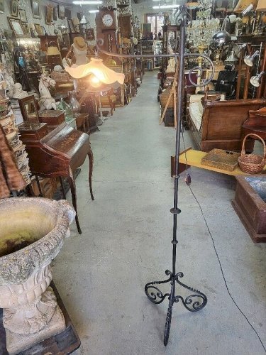 LAMPADAIRE EN FER FORGE TULIPE EN VERRE