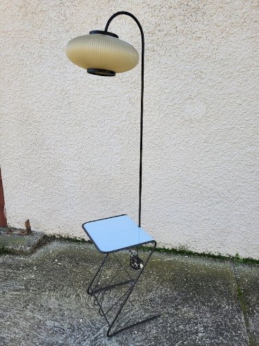 LAMPADAIRE PORTE REVUES DES ANNEES 1960