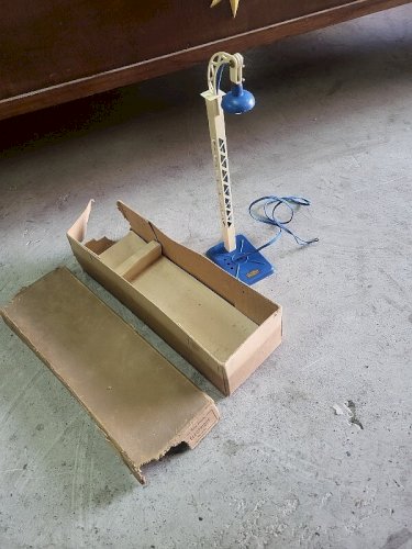 LAMPADAIRE TRAIN ELECTRIQUE SERIE HORNBY EN BOITE