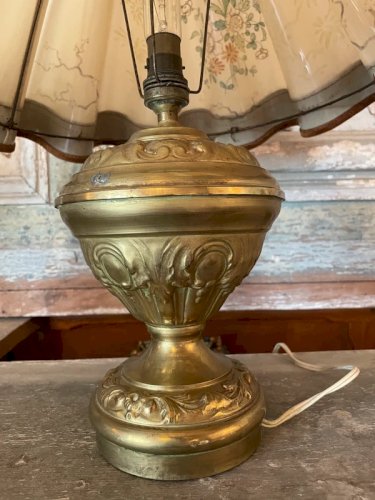 Lampe 1900 en cuivre et abat-jour plissé