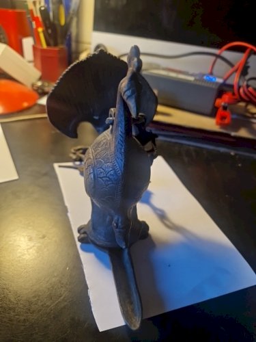 Lampe à huile en bronze en  forme de PAON