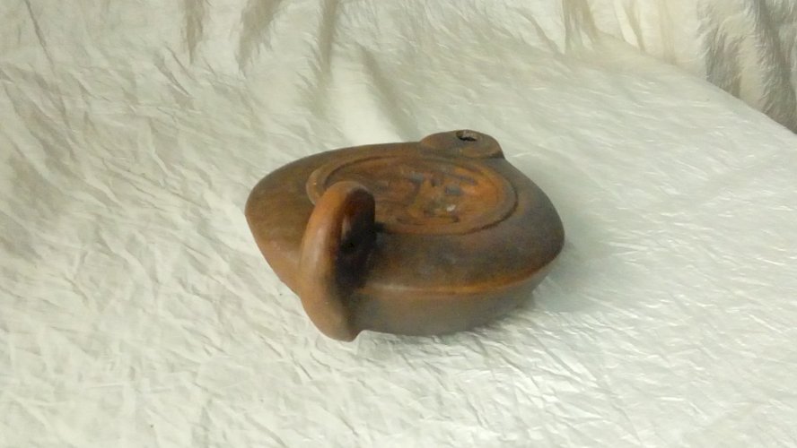 LAMPE A HUILE EN TERRE CUITE *