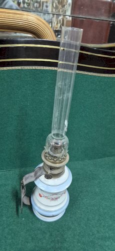 LAMPE A PETROLE A MAIN OU EN APPLIQUE