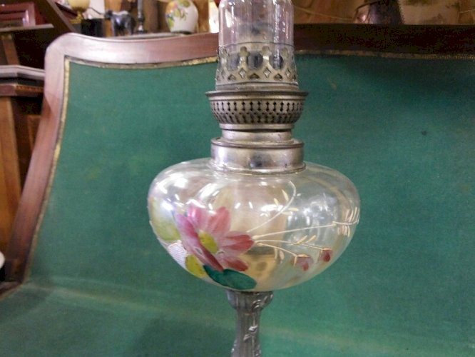 LAMPE A PETROLE ANCIENNE
