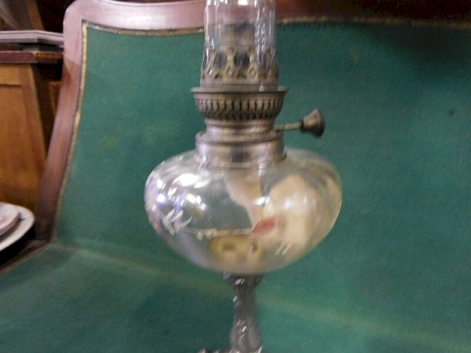 LAMPE A PETROLE ANCIENNE