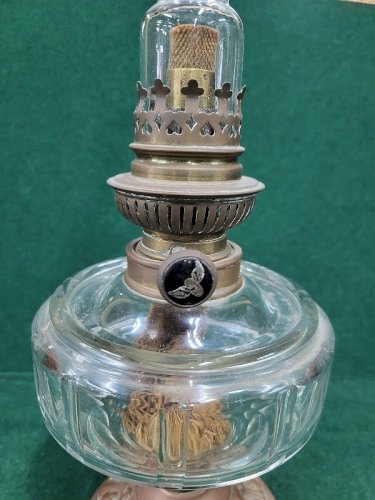 LAMPE A PETROLE EN VERRE ET CUIVRE