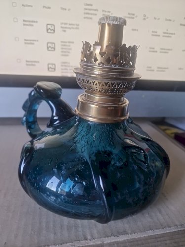 LAMPE à PETROLE  en verre soufflé , bullé, verrerie corse Felicito _ TBE