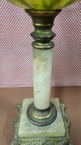 LAMPE A PETROLE PIED EN BRONZE ET MARBRE RESERVOIR EN VERRE VERT