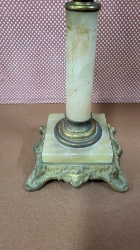 LAMPE A PETROLE PIED EN BRONZE ET MARBRE RESERVOIR EN VERRE VERT