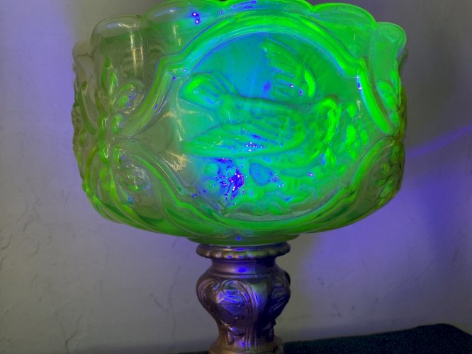 LAMPE A PETROLE XIXeme gros toupie en OURALINE .