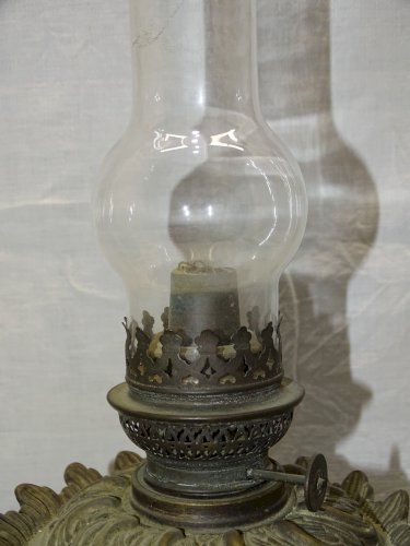 -LAMPE A PETROLE XXe EN BRONZE PIED ANGELOT JUS DE TROUVAILLES PATINE ANCIENNE D