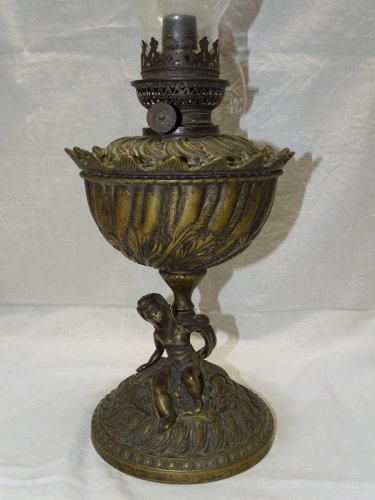 -LAMPE A PETROLE XXe EN BRONZE PIED ANGELOT JUS DE TROUVAILLES PATINE ANCIENNE D