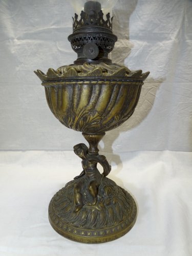 -LAMPE A PETROLE XXe EN BRONZE PIED ANGELOT JUS DE TROUVAILLES PATINE ANCIENNE D