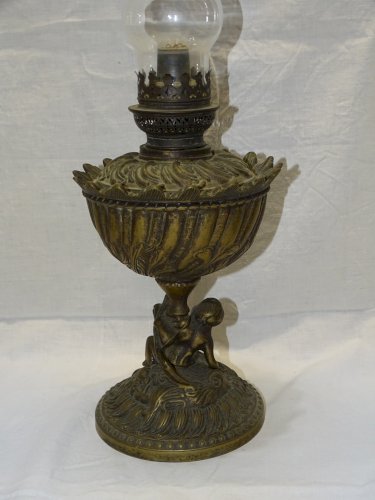 -LAMPE A PETROLE XXe EN BRONZE PIED ANGELOT JUS DE TROUVAILLES PATINE ANCIENNE D