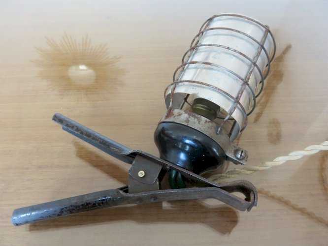 LAMPE A PINCE BALADEUSE METAL ET BAKELITE  RADIUS  ANNEES 40 50 INDUSTRIELLE