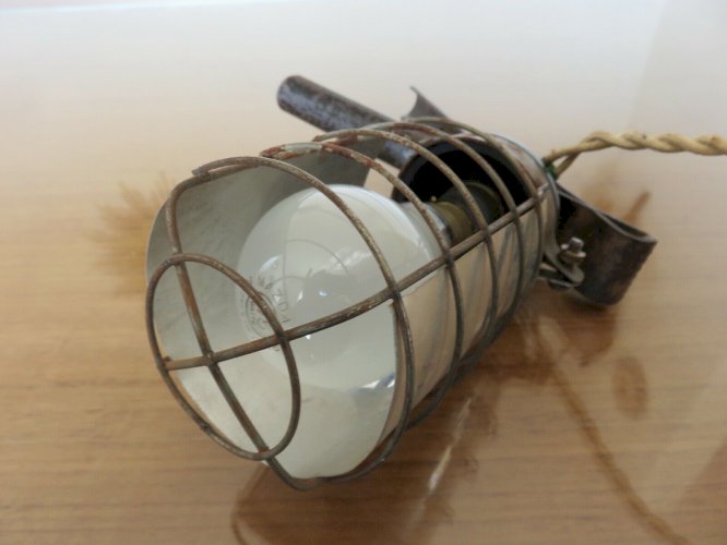 LAMPE A PINCE BALADEUSE METAL ET BAKELITE  RADIUS  ANNEES 40 50 INDUSTRIELLE