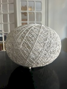 Lampe à poser en corde