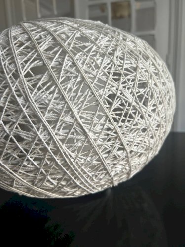 Lampe à poser en corde