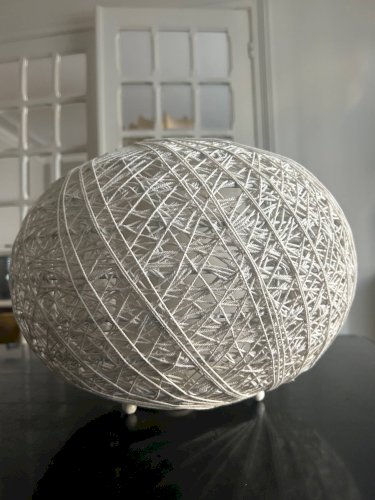 Lampe à poser en corde