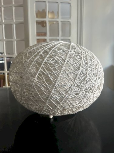 Lampe à poser en corde