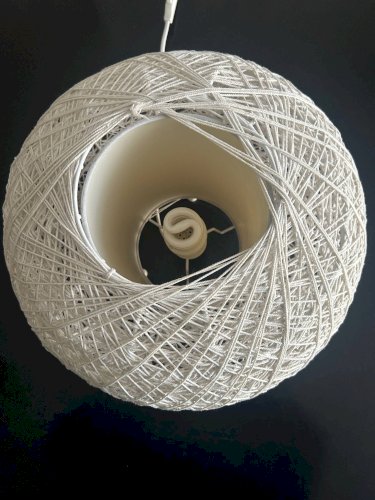 Lampe à poser en corde