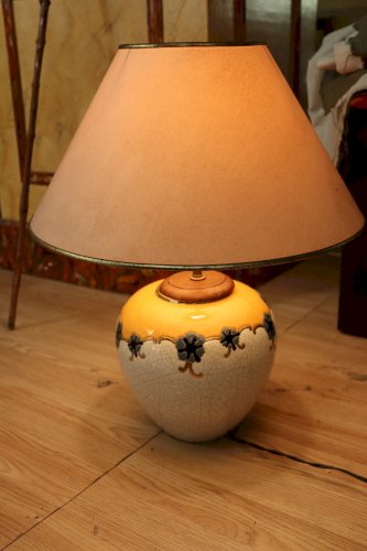 Lampe à poser en faïence de Nancy, style émaux de Longwy