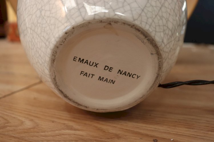 Lampe à poser en faïence de Nancy, style émaux de Longwy