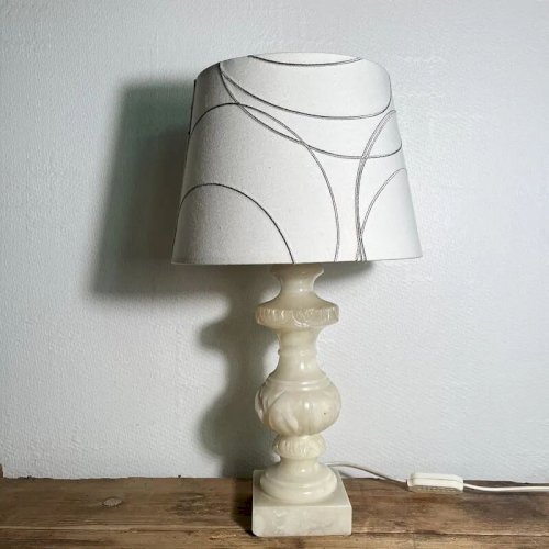 Lampe à poser pied en albâtre
