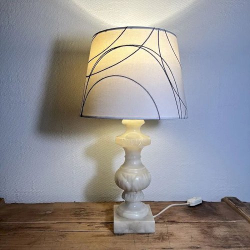 Lampe à poser pied en albâtre