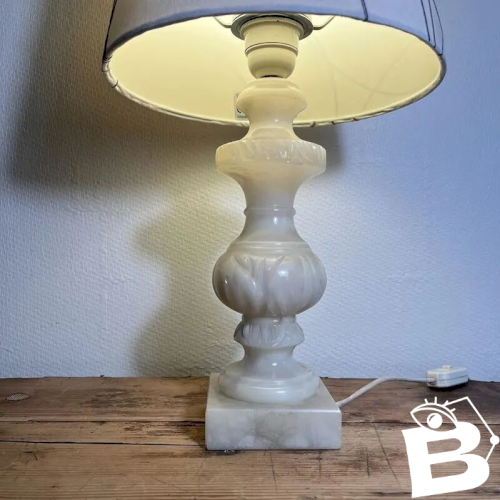 Lampe à poser pied en albâtre