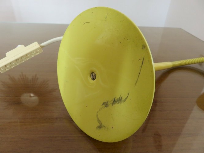 LAMPE A POSER STYLE  MEMPHIS  JAUNE PALE ANNEES 80 VINTAGE