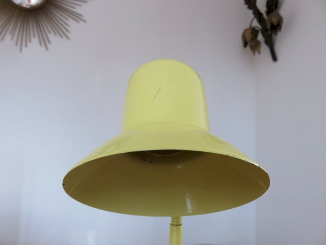 LAMPE A POSER STYLE  MEMPHIS  JAUNE PALE ANNEES 80 VINTAGE